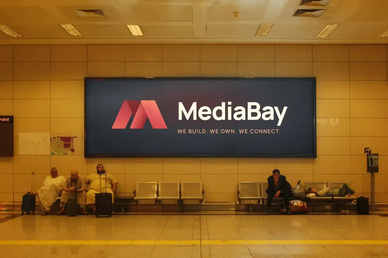 Media Bay screen — Gate & lounge screens
