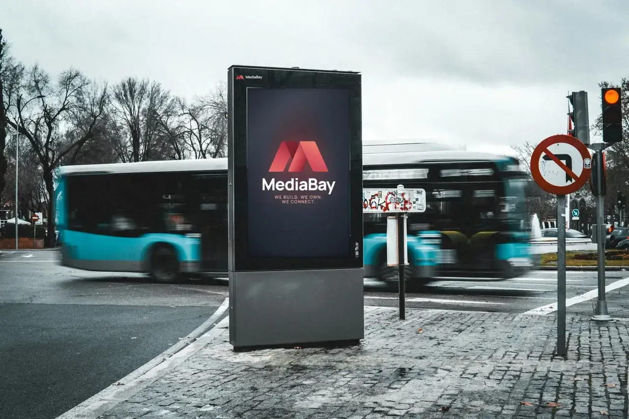 Media Bay screen — Fan plaza network