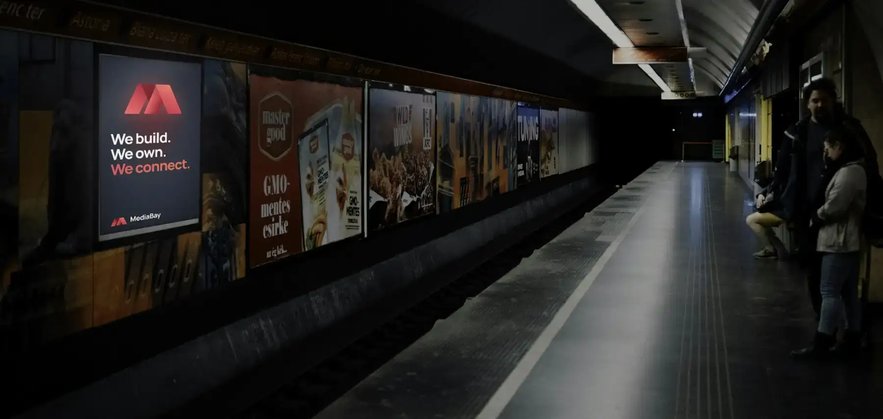 Media Bay screen — Station walls